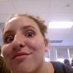 Meet your Posher, Abigail